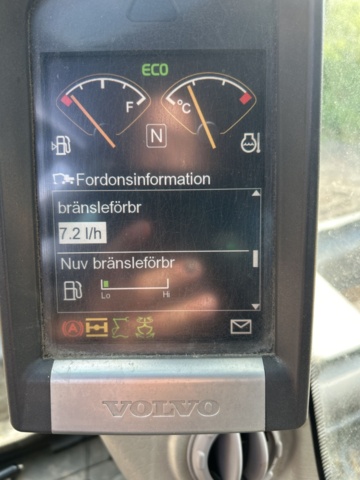 1383248-28 Volvo EW160D med tre skopor & gafflar *Uppdaterad auktion*