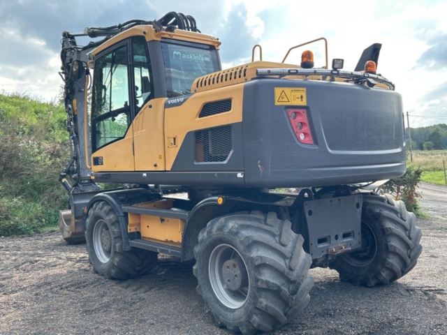 1383248-3 Volvo EW160D med tre skopor & gafflar *Uppdaterad auktion*