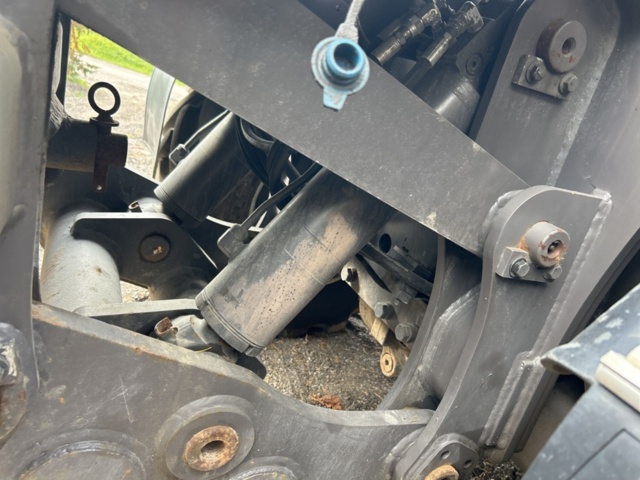 1383248-50 Volvo EW160D med tre skopor & gafflar *Uppdaterad auktion*