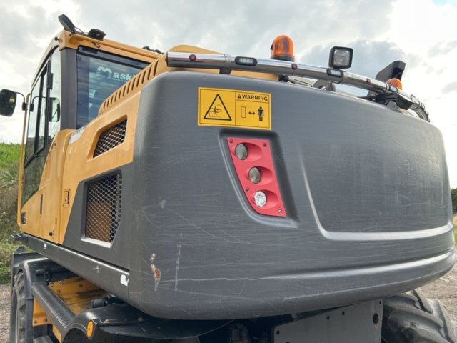 1383248-61 Volvo EW160D med tre skopor & gafflar *Uppdaterad auktion*