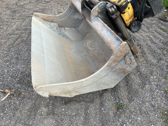 1383248-107 Volvo EW160D med tre skopor & gafflar *Uppdaterad auktion*