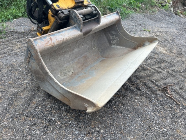 1383248-105 Volvo EW160D med tre skopor & gafflar *Uppdaterad auktion*