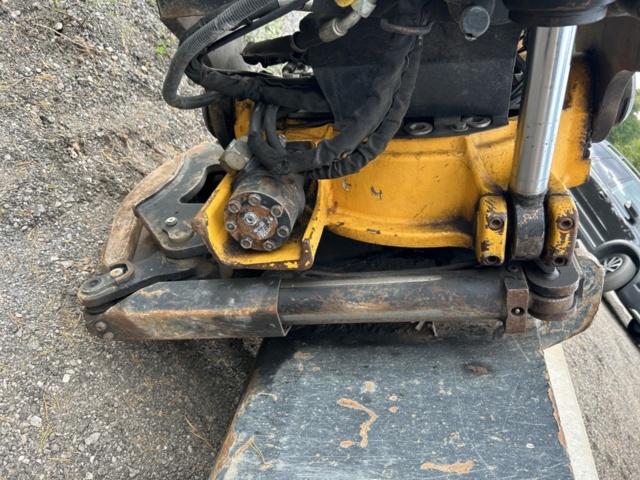 1383248-96 Volvo EW160D med tre skopor & gafflar *Uppdaterad auktion*