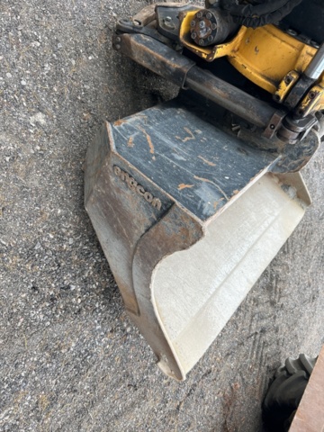 1383248-106 Volvo EW160D med tre skopor & gafflar *Uppdaterad auktion*