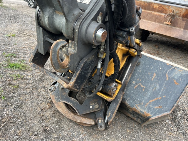 1383248-100 Volvo EW160D med tre skopor & gafflar *Uppdaterad auktion*