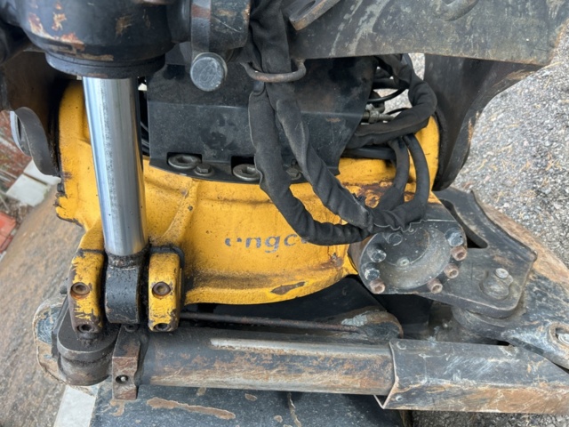 1383248-97 Volvo EW160D med tre skopor & gafflar *Uppdaterad auktion*