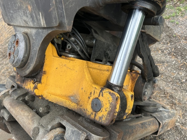 1383248-98 Volvo EW160D med tre skopor & gafflar *Uppdaterad auktion*