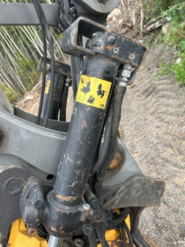 1383248-99 Volvo EW160D med tre skopor & gafflar *Uppdaterad auktion*