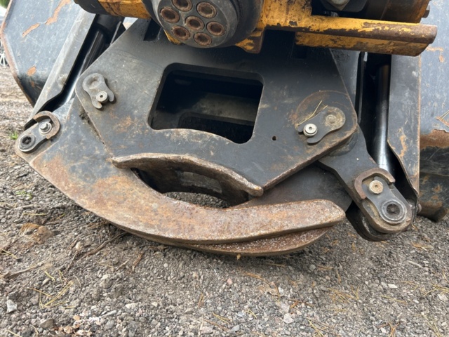 1383248-102 Volvo EW160D med tre skopor & gafflar *Uppdaterad auktion*