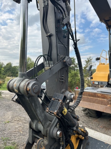 1383248-82 Volvo EW160D med tre skopor & gafflar *Uppdaterad auktion*