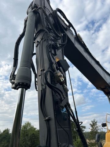 1383248-83 Volvo EW160D med tre skopor & gafflar *Uppdaterad auktion*