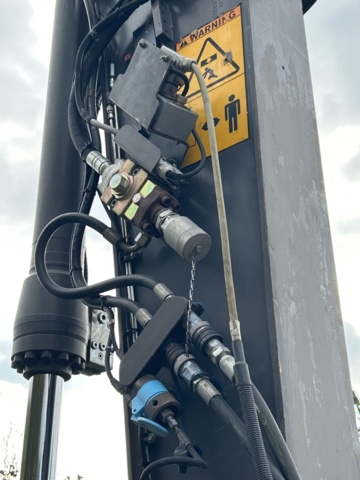 1383248-84 Volvo EW160D med tre skopor & gafflar *Uppdaterad auktion*