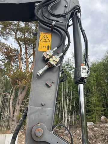 1383248-81 Volvo EW160D med tre skopor & gafflar *Uppdaterad auktion*