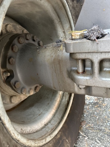 1383248-87 Volvo EW160D med tre skopor & gafflar *Uppdaterad auktion*