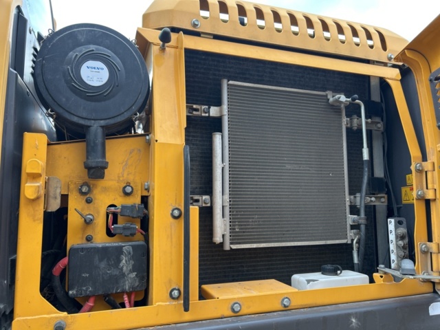 1383248-59 Volvo EW160D med tre skopor & gafflar *Uppdaterad auktion*