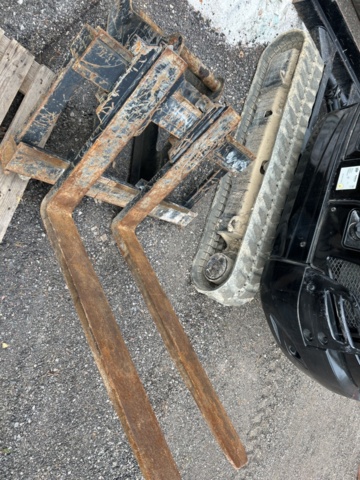 1383248-109 Volvo EW160D med tre skopor & gafflar *Uppdaterad auktion*