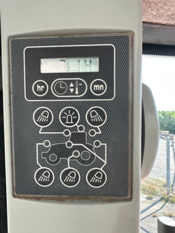 1195770-30 Tractor Massey Ferguson 6495 Dyna 6 -2009