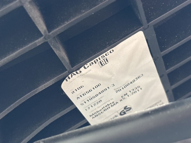 1387029-8 Höj-/sänkbart skrivbord & kontorsstol från HÅG