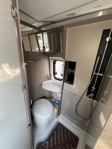 1351315-47 Husbil Fiat Ducato Chausson V697 Road Line -2024