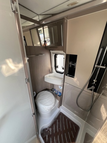 1351315-48 Husbil Fiat Ducato Chausson V697 Road Line -2024