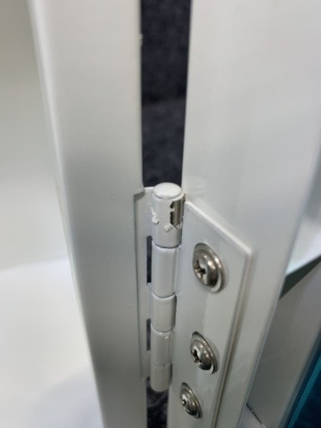 1417777-8 Spegelskåp med belysning