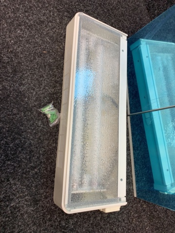 1417802-4 Spegelskåp med belysning