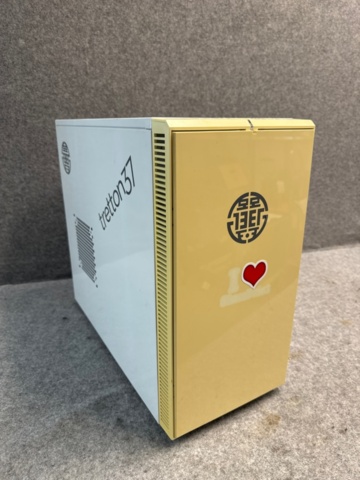 1367064-1 Stationär dator