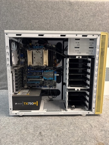 1367064-3 Stationär dator