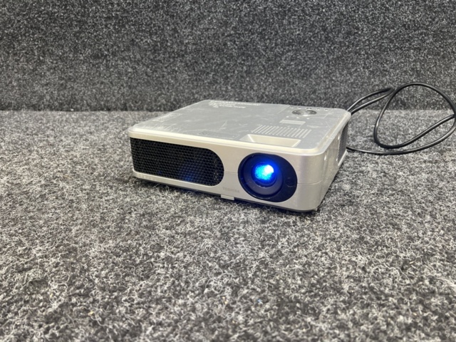 1417887-1 Projektor Toshiba TLP-XD2000