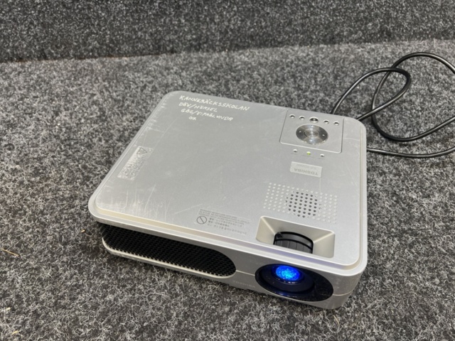 1417887-2 Projektor Toshiba TLP-XD2000