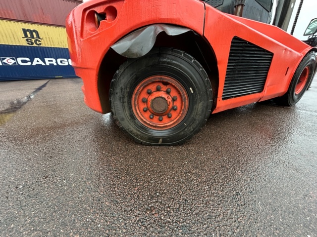 1411361-14 Motviktstruck Linde H 120D