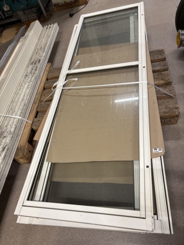 1372917-2 Glas och aluminium parti i vitt, 4-spår