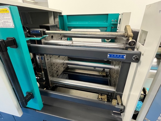 1403491-4 Plastic injection molding machine Haijiang HJF50 -2024