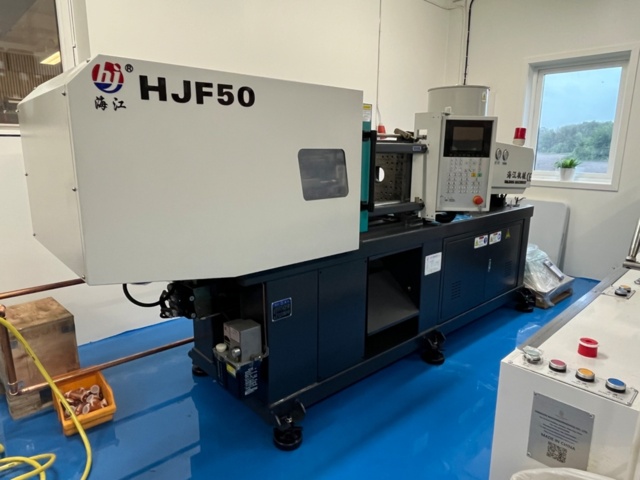 Plastic injection molding machine Haijiang HJF50 -2024 - PS