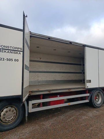 1418555-8 Skåpbil Volvo FL6 4X2 -1997