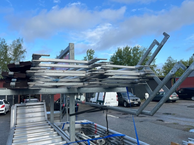 1403515-17 Ställningstrailer - SM Släp med Altrad ställning