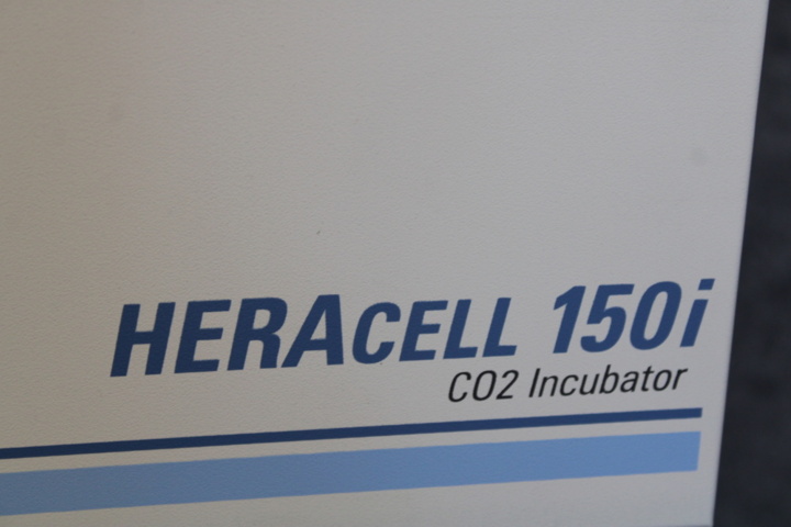 1410605-9 Co2 inkubator x 2 Heracell 150i 2017