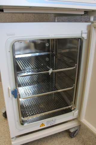 1410605-12 Co2 inkubator x 2 Heracell 150i 2017