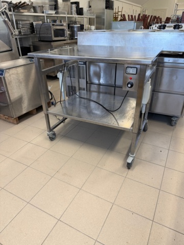 1176503-3 Elektriskt höj/sänkbart arbetsbord i rostfritt, underhylla. Ca 110x85x80/100 cm