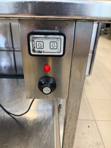 1176503-4 Elektriskt höj/sänkbart arbetsbord i rostfritt, underhylla. Ca 110x85x80/100 cm