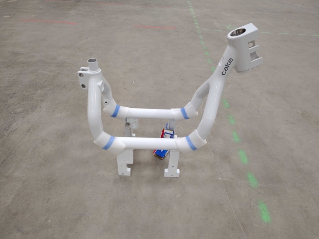 1417293-1 Ram – Cake Makka, vit