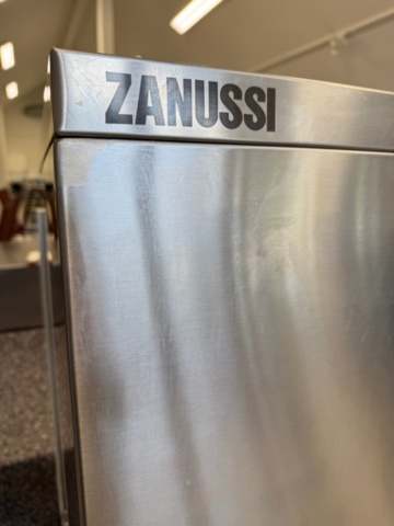 1176505-4 Diskmaskin från 2023 i nyskick. Inköpt för 77.600:- ex moms