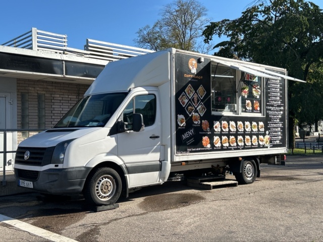 1361224-1 Foodtruck med maskiner och utrustning - Volkswagen Crafter Chassi 35 2.0 TDI -2016