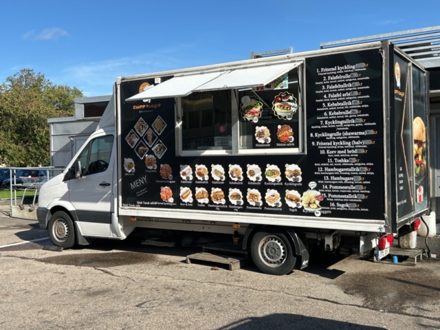 1361224-3 Foodtruck med maskiner och utrustning - Volkswagen Crafter Chassi 35 2.0 TDI -2016