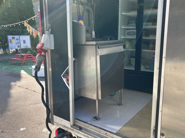 1361224-16 Foodtruck med maskiner och utrustning - Volkswagen Crafter Chassi 35 2.0 TDI -2016