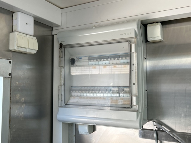 1361224-17 Foodtruck med maskiner och utrustning - Volkswagen Crafter Chassi 35 2.0 TDI -2016