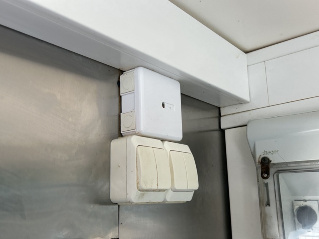 1361224-18 Foodtruck med maskiner och utrustning - Volkswagen Crafter Chassi 35 2.0 TDI -2016