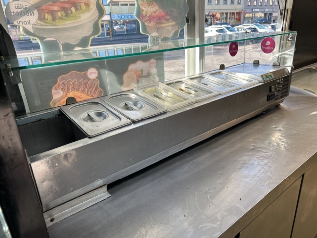 1361224-23 Foodtruck med maskiner och utrustning - Volkswagen Crafter Chassi 35 2.0 TDI -2016