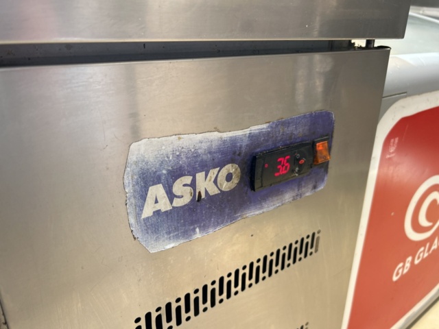 1361224-25 Foodtruck med maskiner och utrustning - Volkswagen Crafter Chassi 35 2.0 TDI -2016