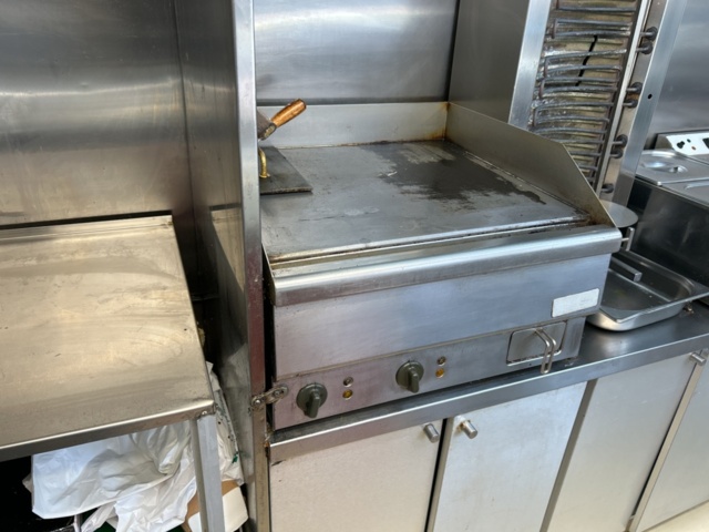 1361224-28 Foodtruck med maskiner och utrustning - Volkswagen Crafter Chassi 35 2.0 TDI -2016